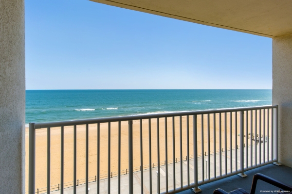 COMFORT INN AND SUITES OCEANFRONT (Virginia Beach)
